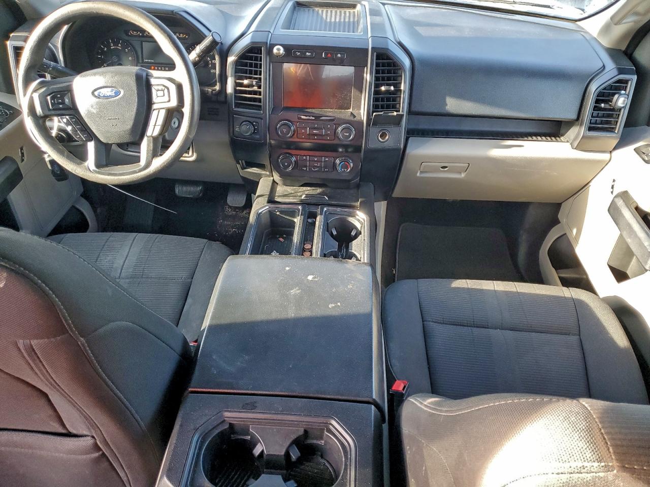 Ford F-150 Supercrew Image 6