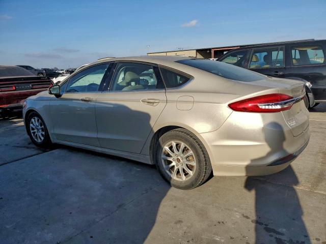 Ford Fusion S Image 4