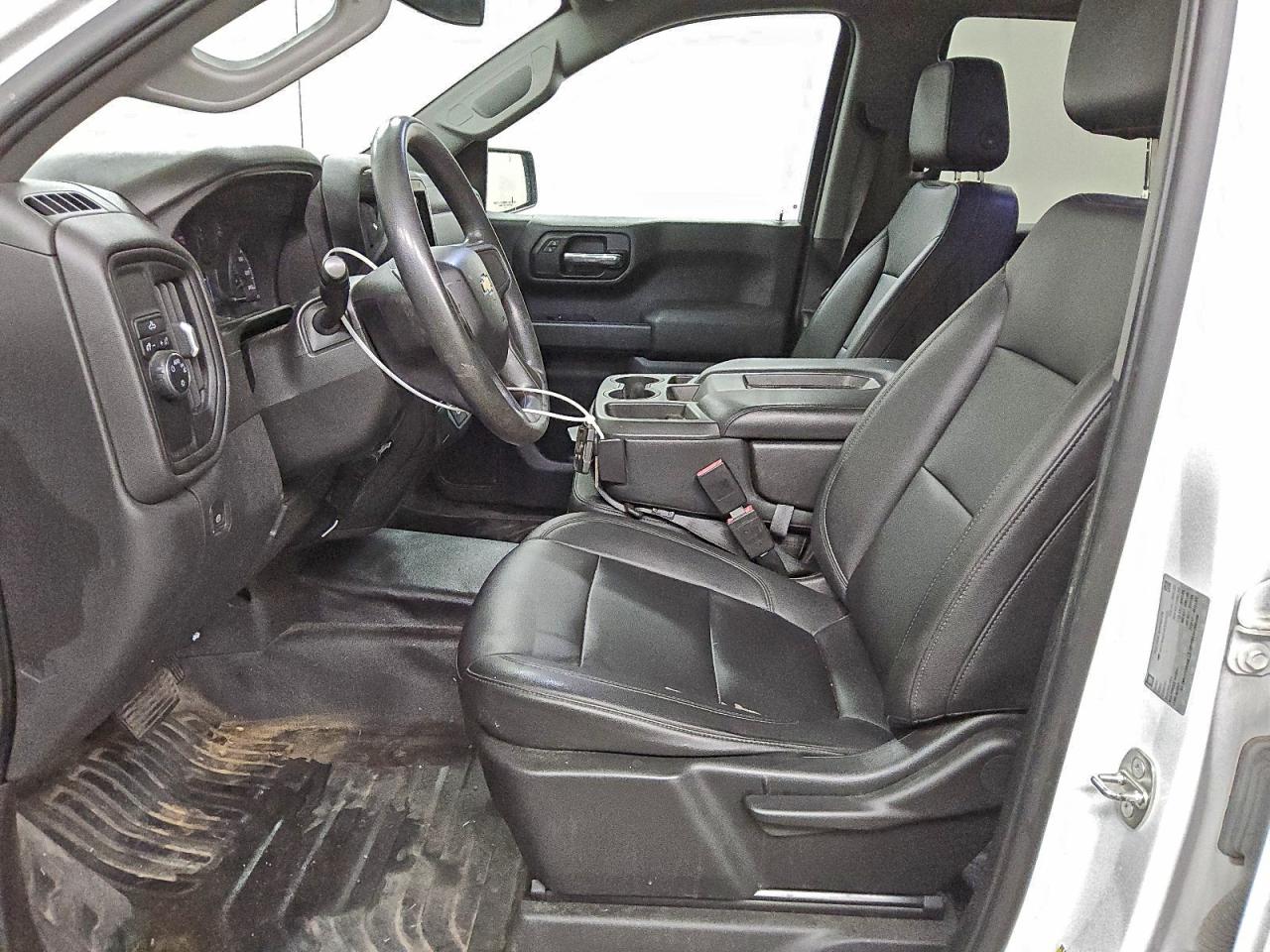 Chevrolet Silverado C1500 Image 9