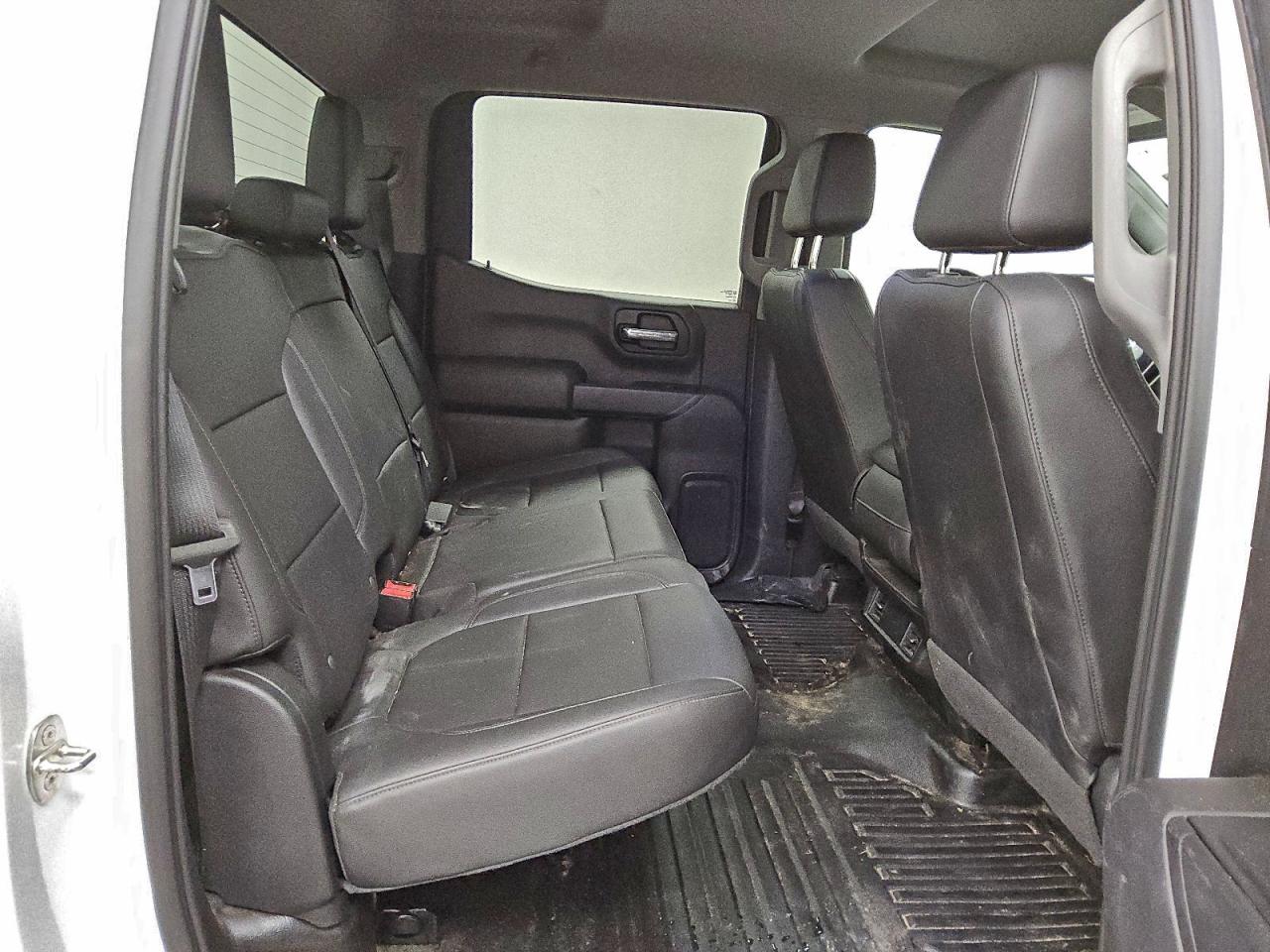 Chevrolet Silverado C1500 Image 12