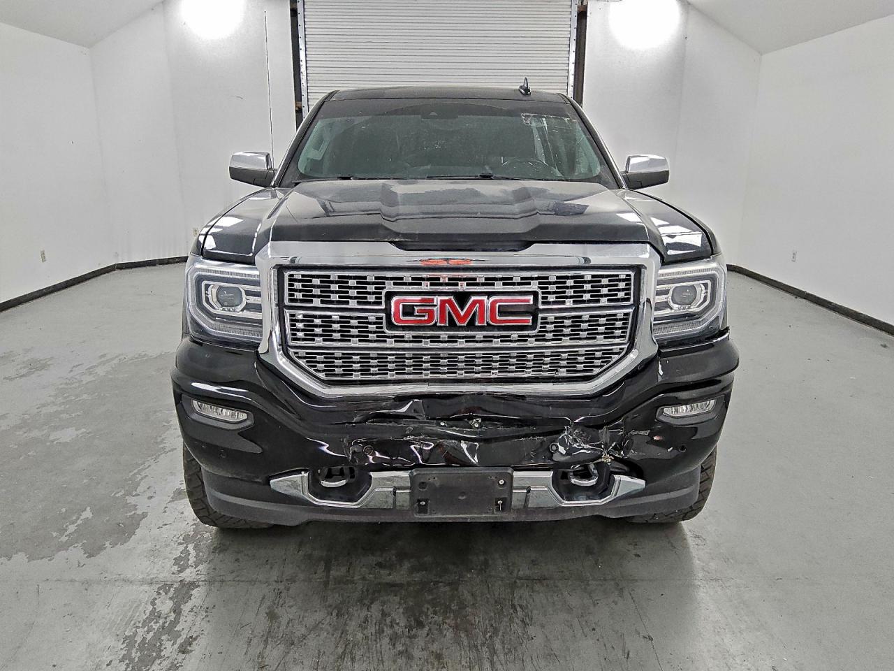 GMC Sierra K1500 Denali Image 8