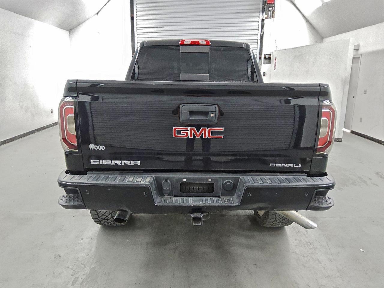 GMC Sierra K1500 Denali Image 9
