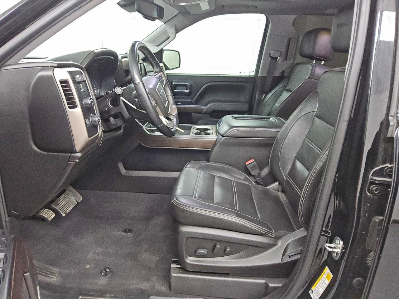 GMC Sierra K1500 Denali Image 11