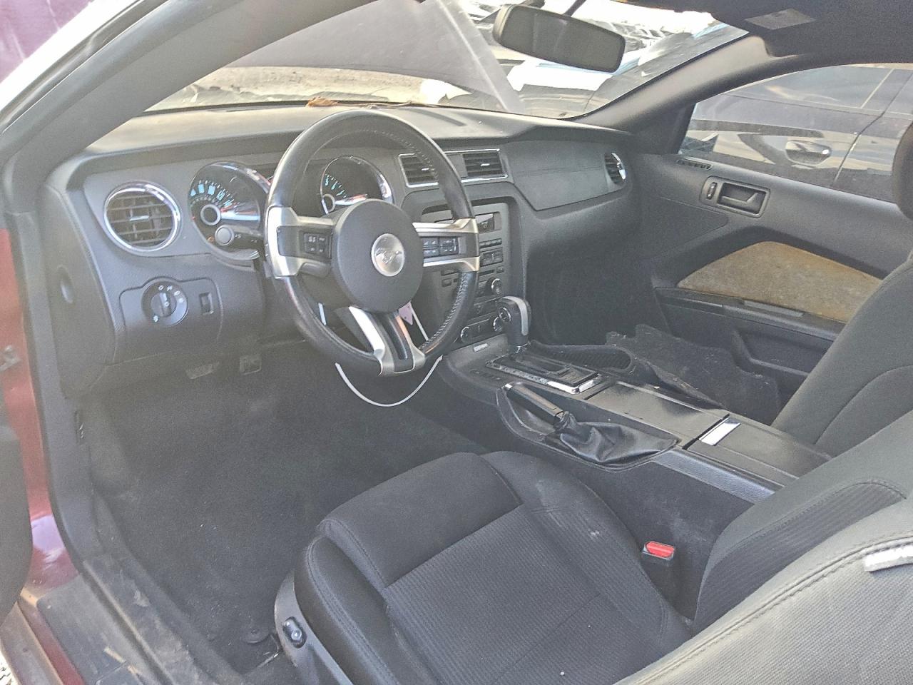 Ford Mustang Image 12