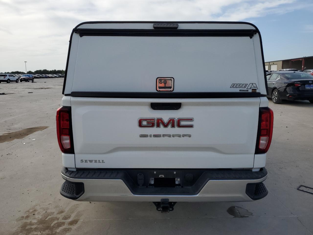 GMC Sierra C1500 Image 3
