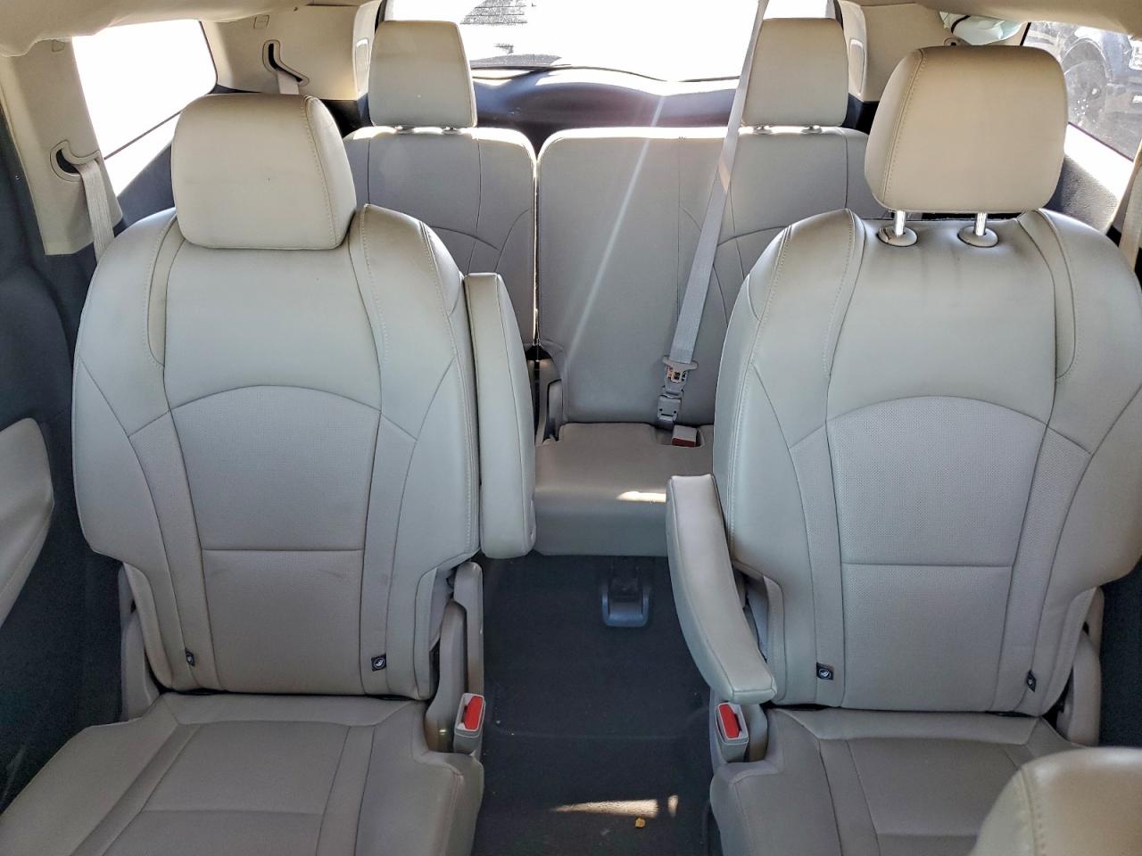 Buick Enclave Essence Image 7