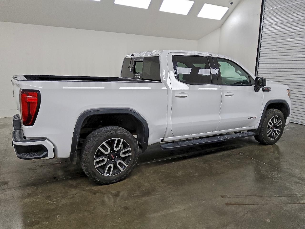 GMC Sierra K1500 At4 Image 3