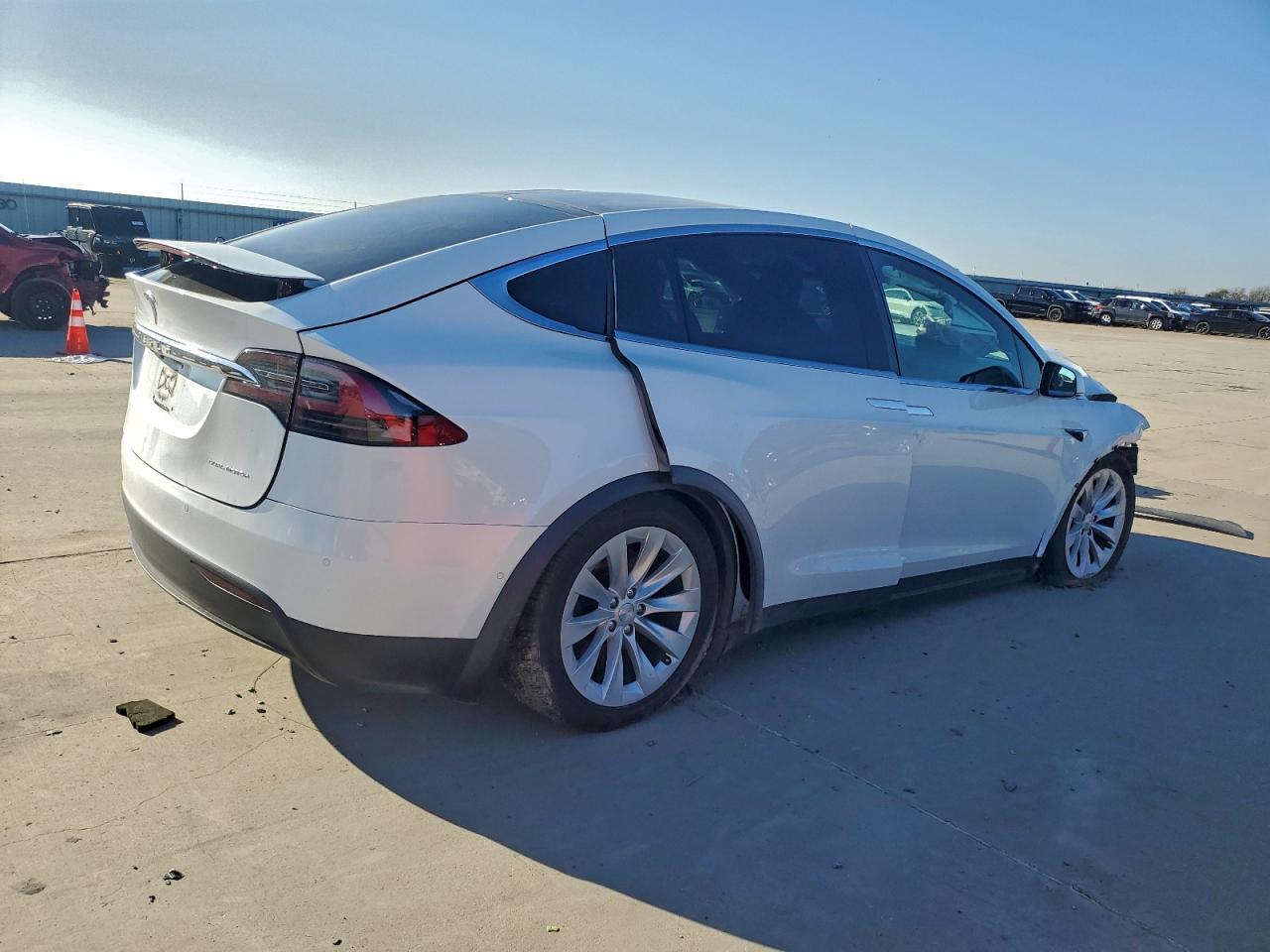 Tesla Model X Image 12