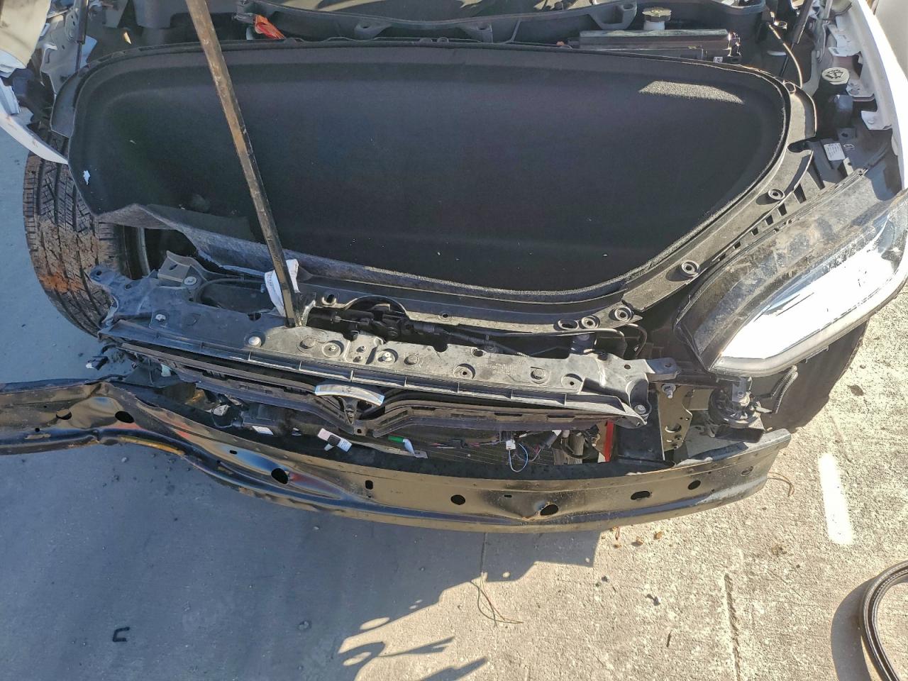 Tesla Model X Image 11