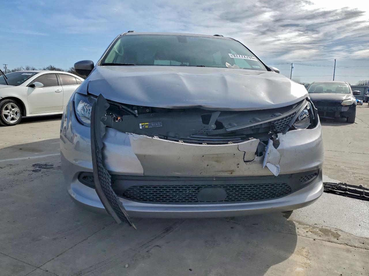 Chrysler Minivan Lxi Image 12