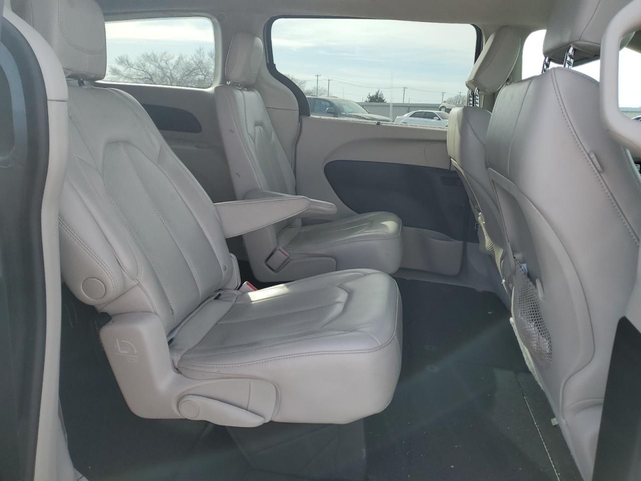 Chrysler Minivan Lxi Image 10