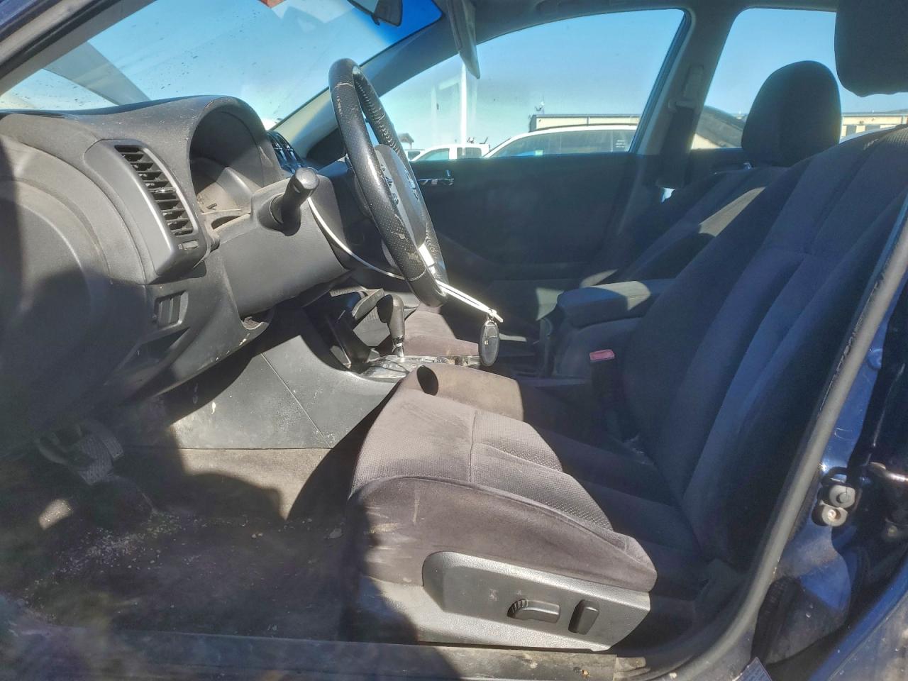 Nissan Altima 2.5 Image 9