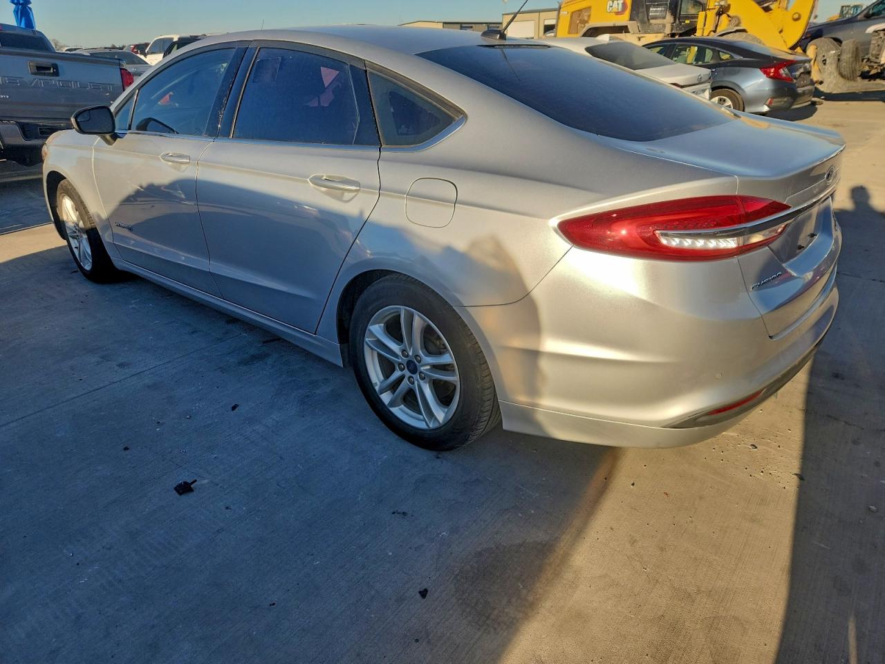 Ford Fusion Se Hybrid Image 4