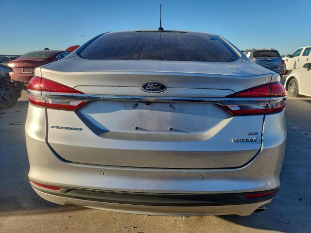 Ford Fusion Se Hybrid Image 11