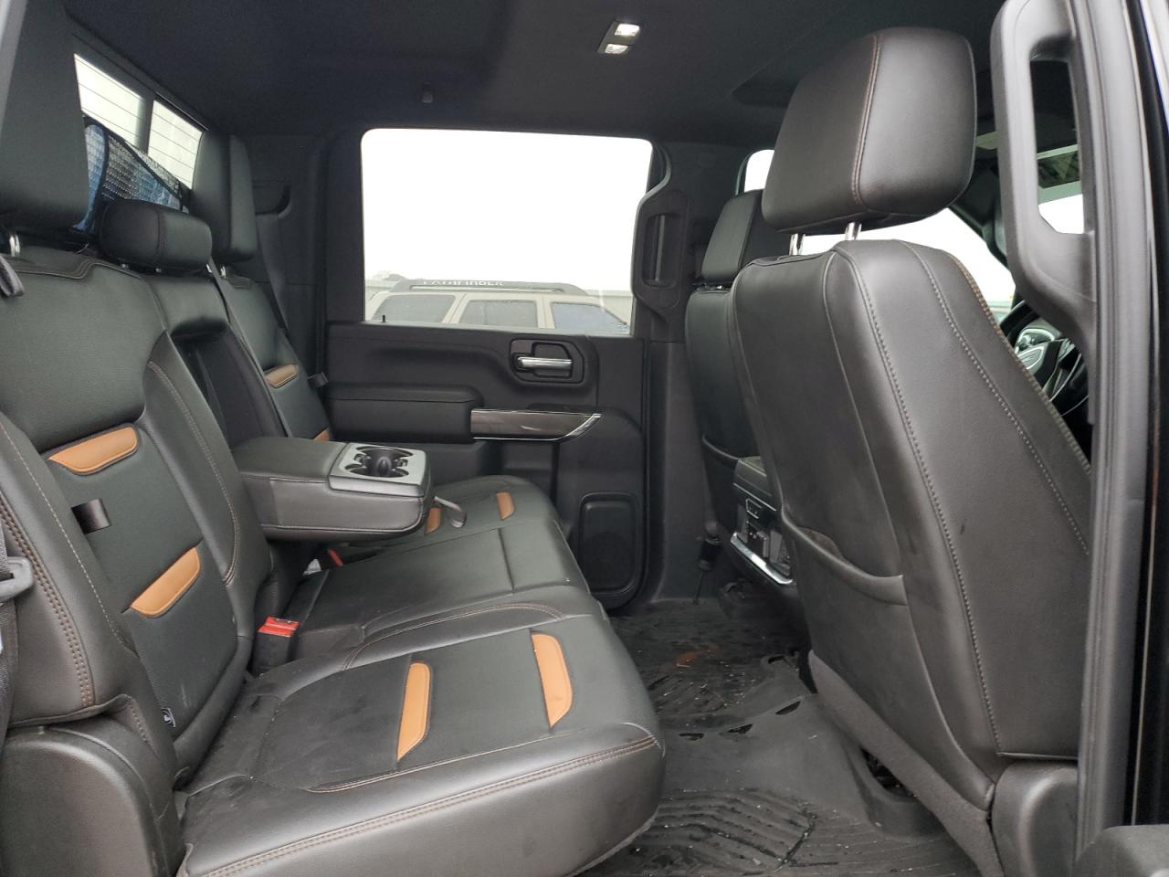 GMC Sierra K2500 At4 Image 9