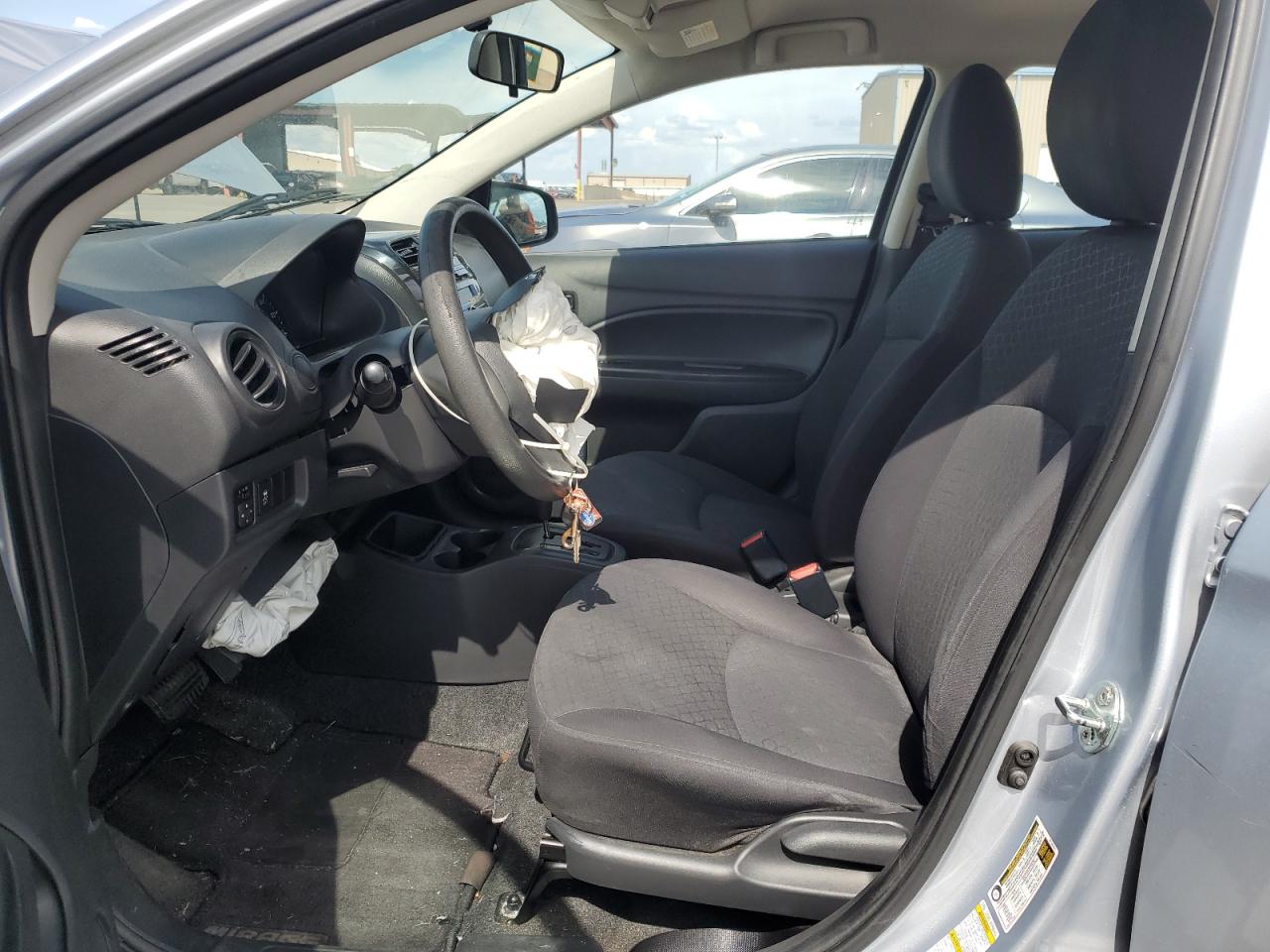 Mitsubishi Mirage De Image 9