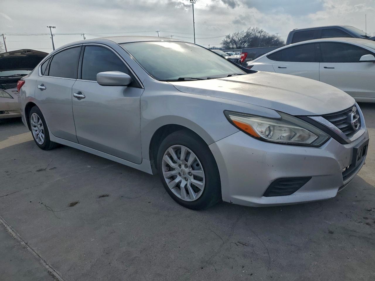 Nissan Altima 2.5 Image 11