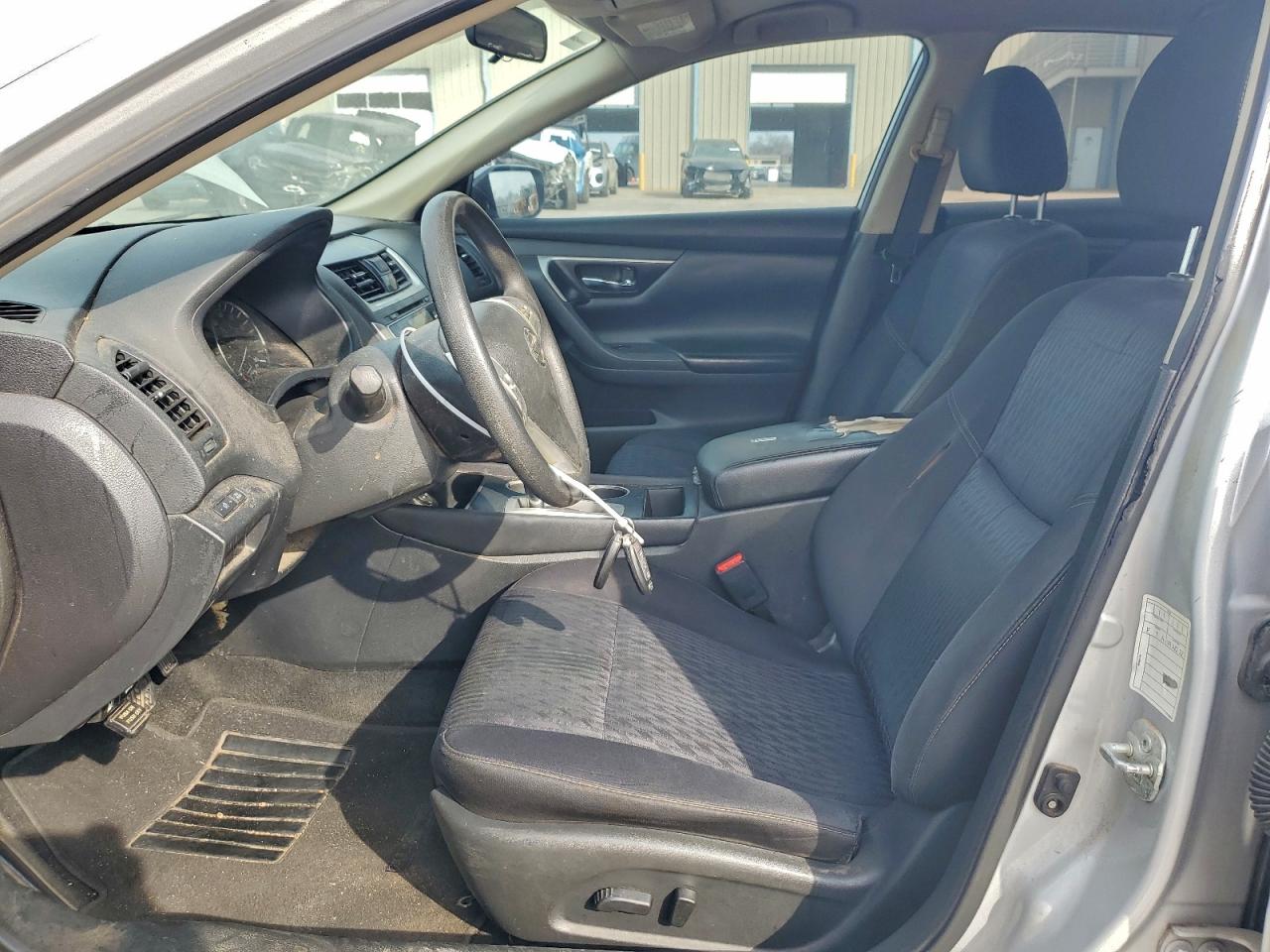 Nissan Altima 2.5 Image 4