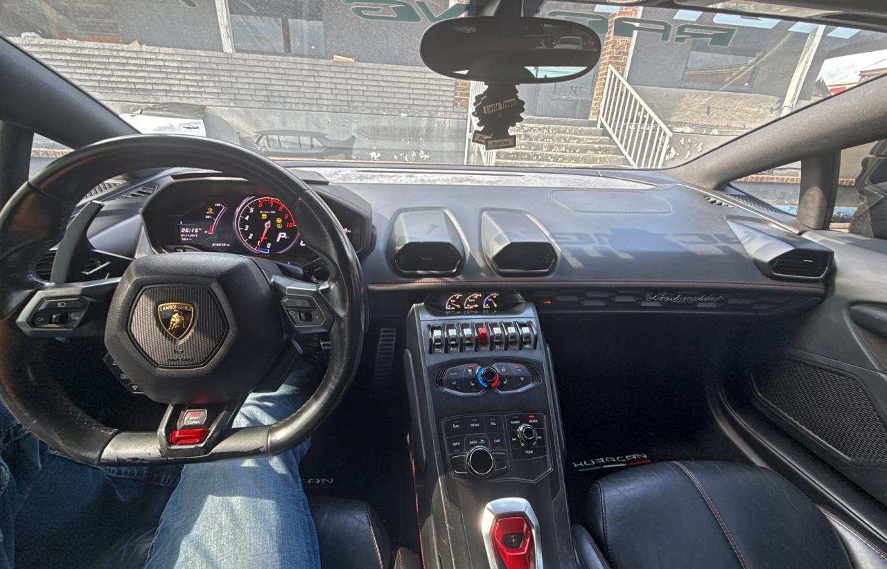 Lamborghini Huracan Image 4