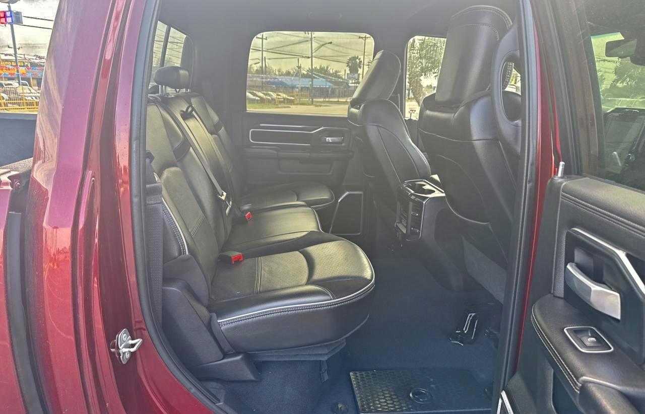 Ram 3500 Laramie Image 3