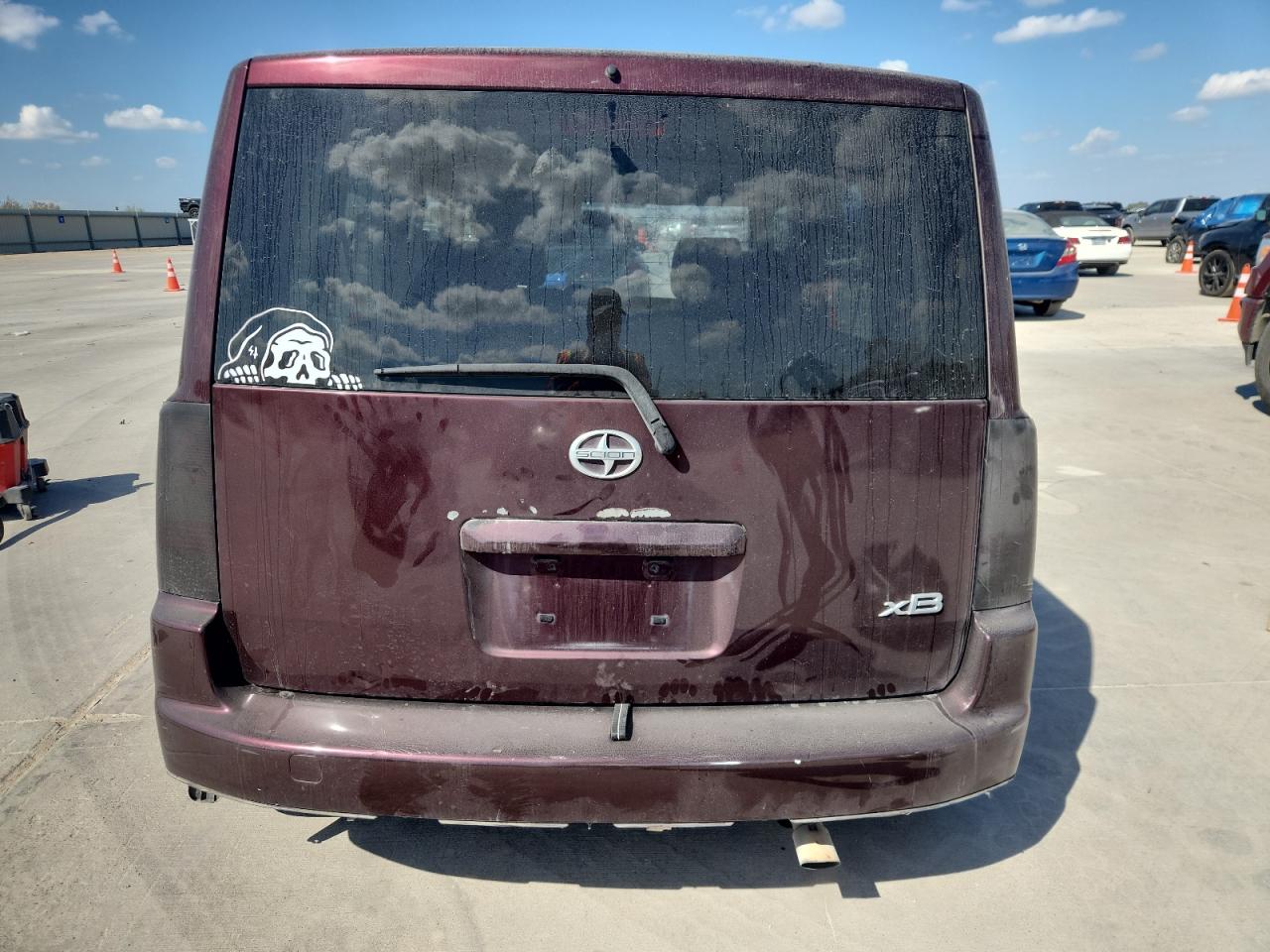 Toyota Scion Xb Image 3