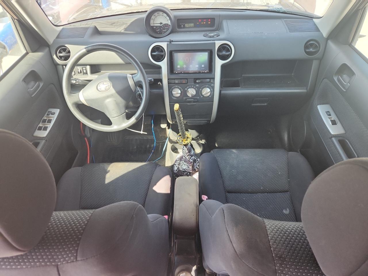 Toyota Scion Xb Image 5