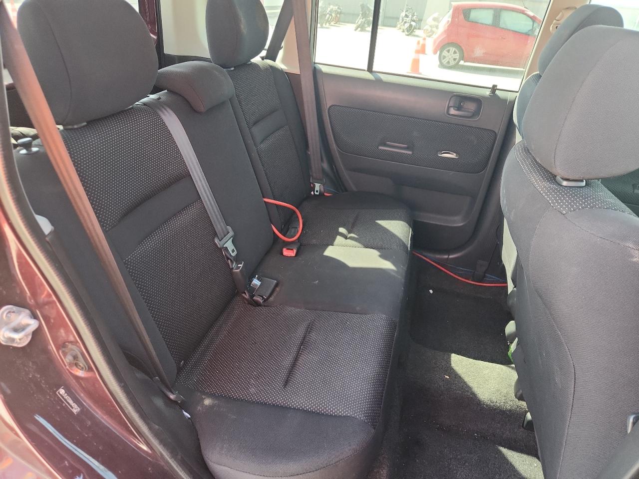 Toyota Scion Xb Image 8