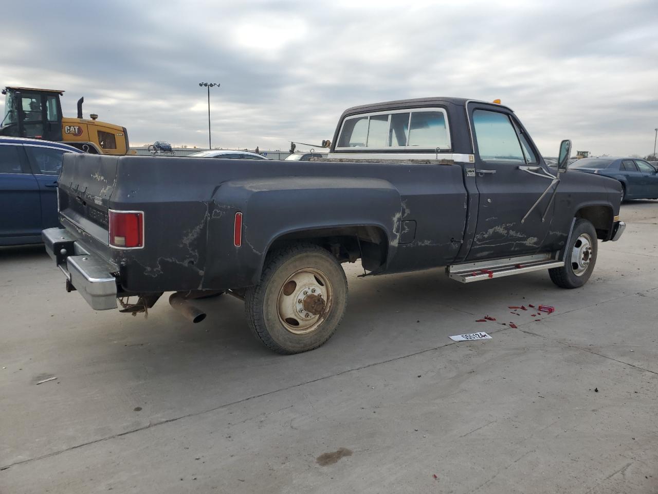 Chevrolet C30 Image 2