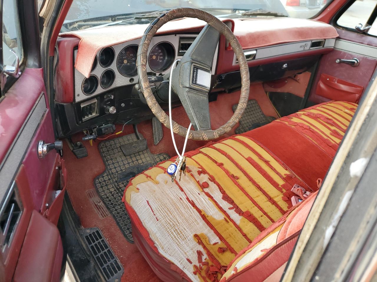 Chevrolet C30 Image 10