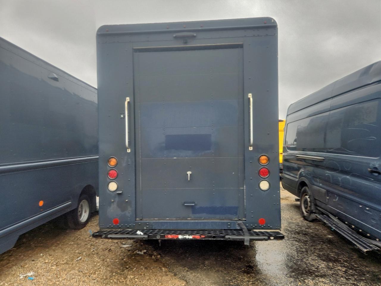 Freightliner Mt45 M Line Walk-in Van Image 13