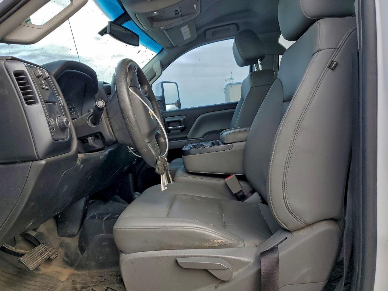 Chevrolet Silverado K2500 Heavy Duty Image 9