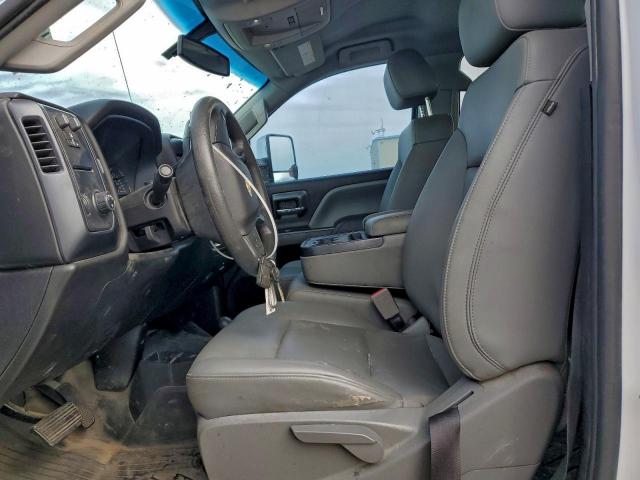 Chevrolet Silverado K2500 Heavy Duty Image 9