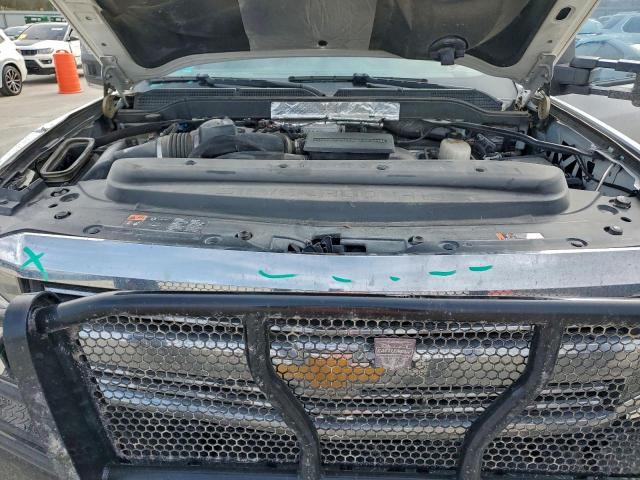 Chevrolet Silverado K2500 Heavy Duty Image 12