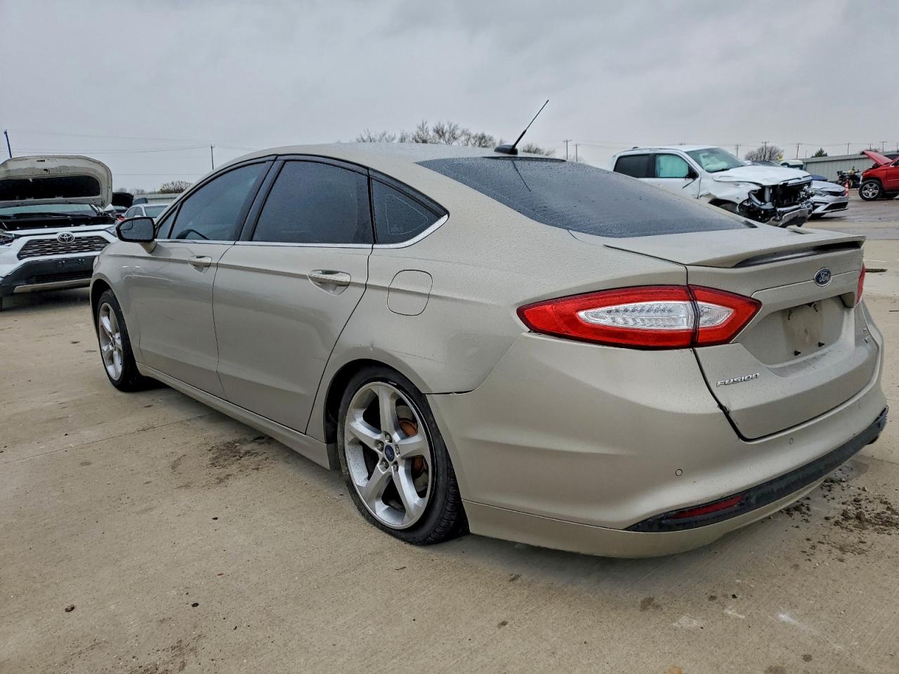 Ford Fusion Se Image 8