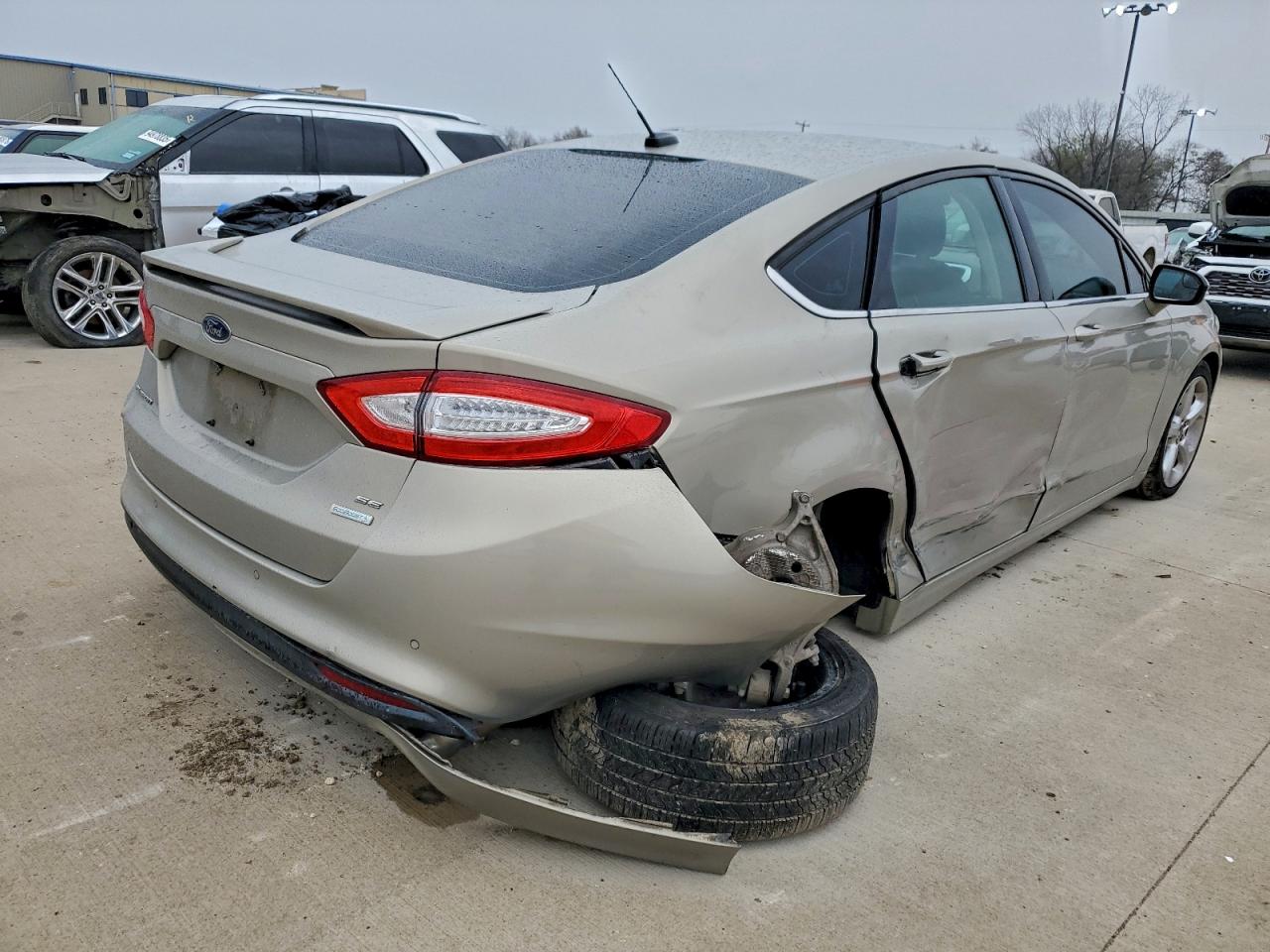 Ford Fusion Se Image 9