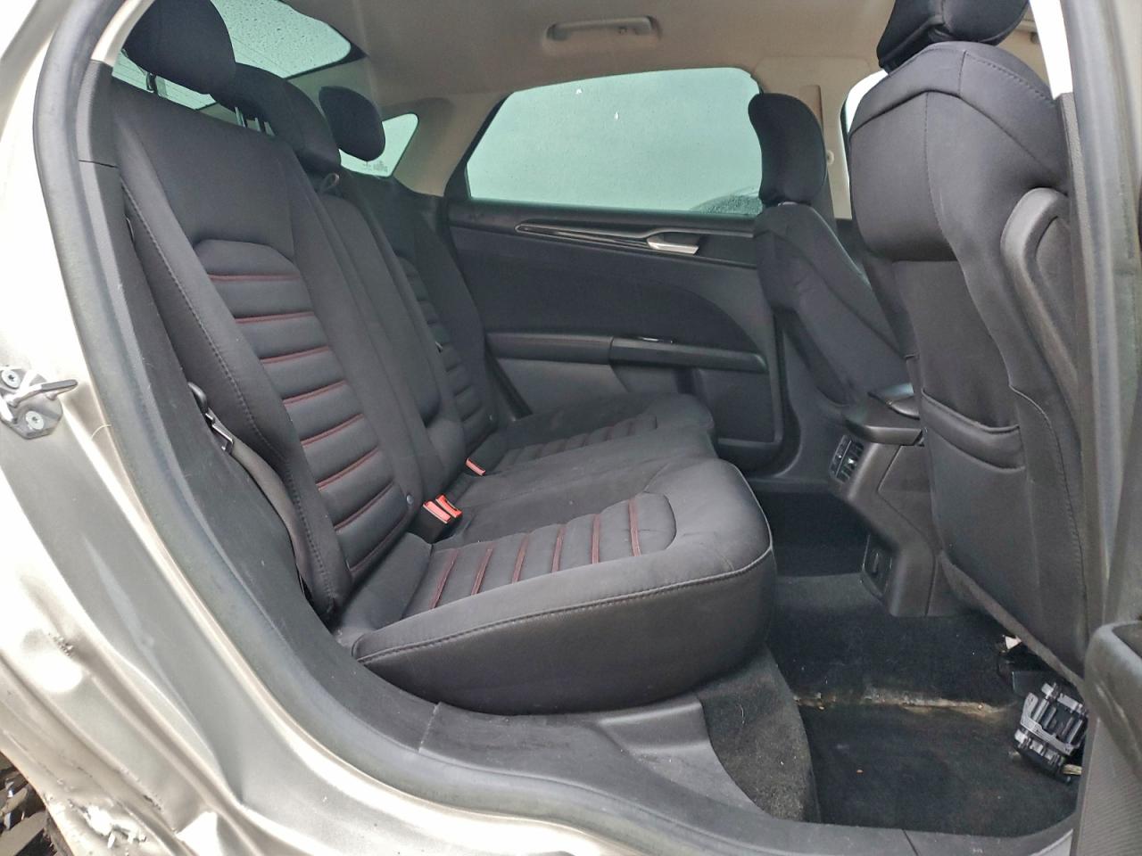 Ford Fusion Se Image 2