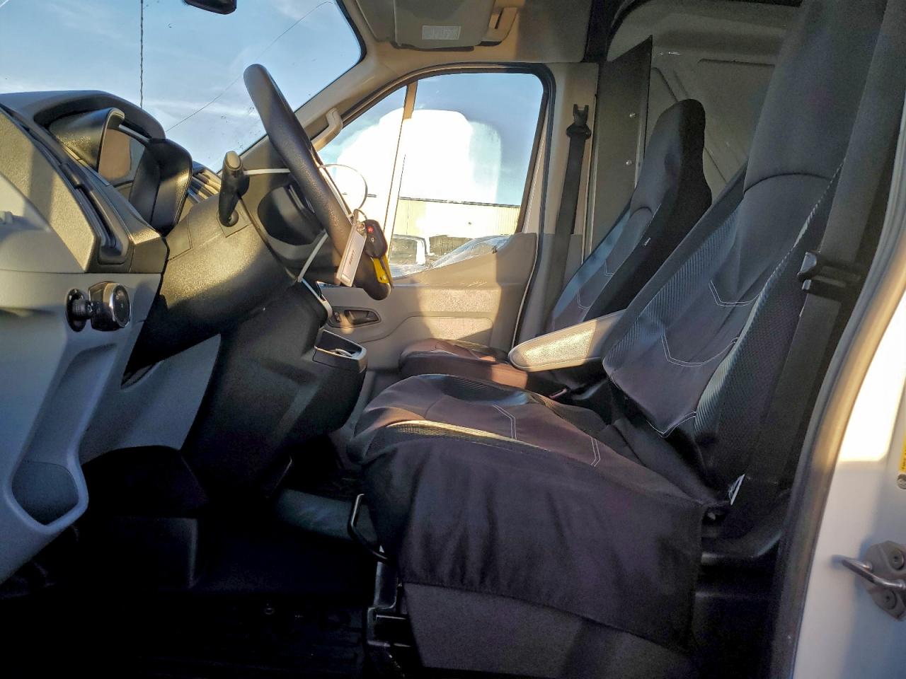 Ford Transit T-350 Image 3