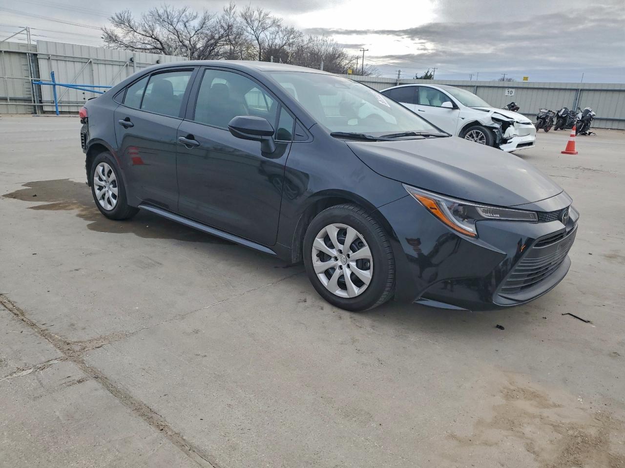 Toyota Corolla Le Image 12