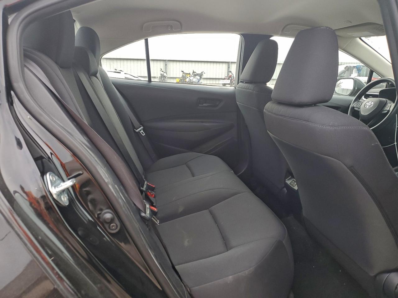 Toyota Corolla Le Image 8