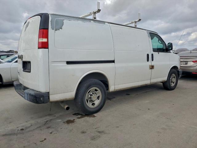 Chevrolet Express Image 12