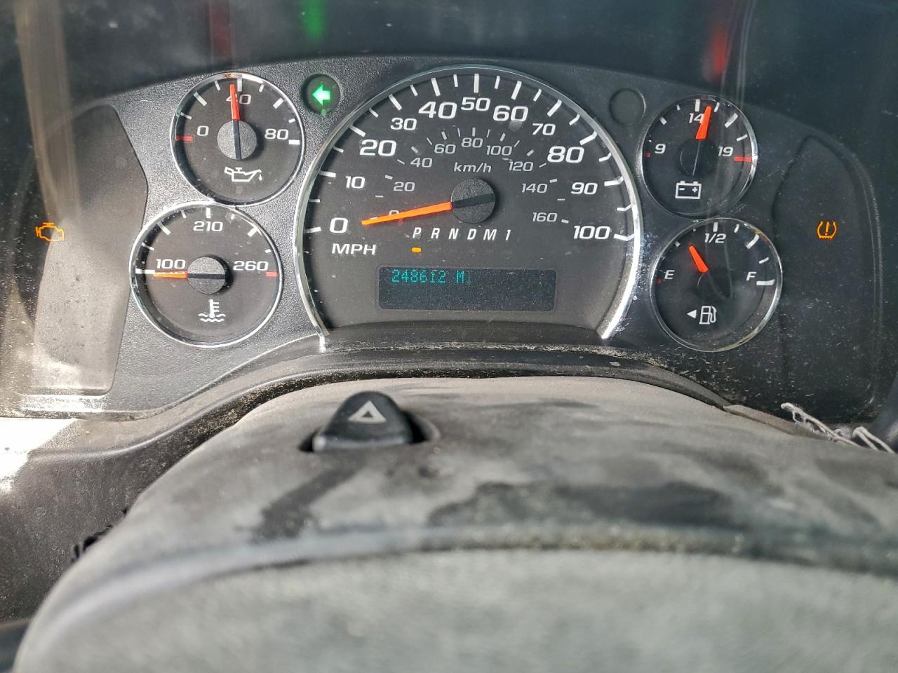 Chevrolet Express Image 6