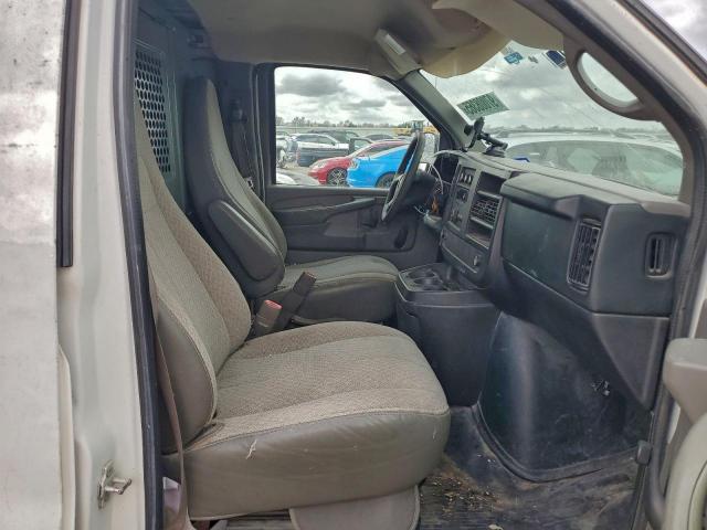 Chevrolet Express Image 8