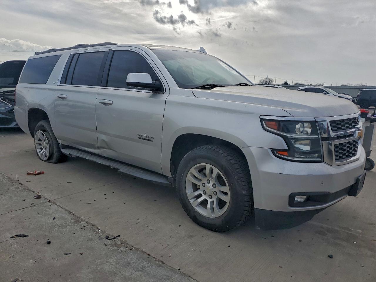Chevrolet Suburban C1500 Lt Image 5