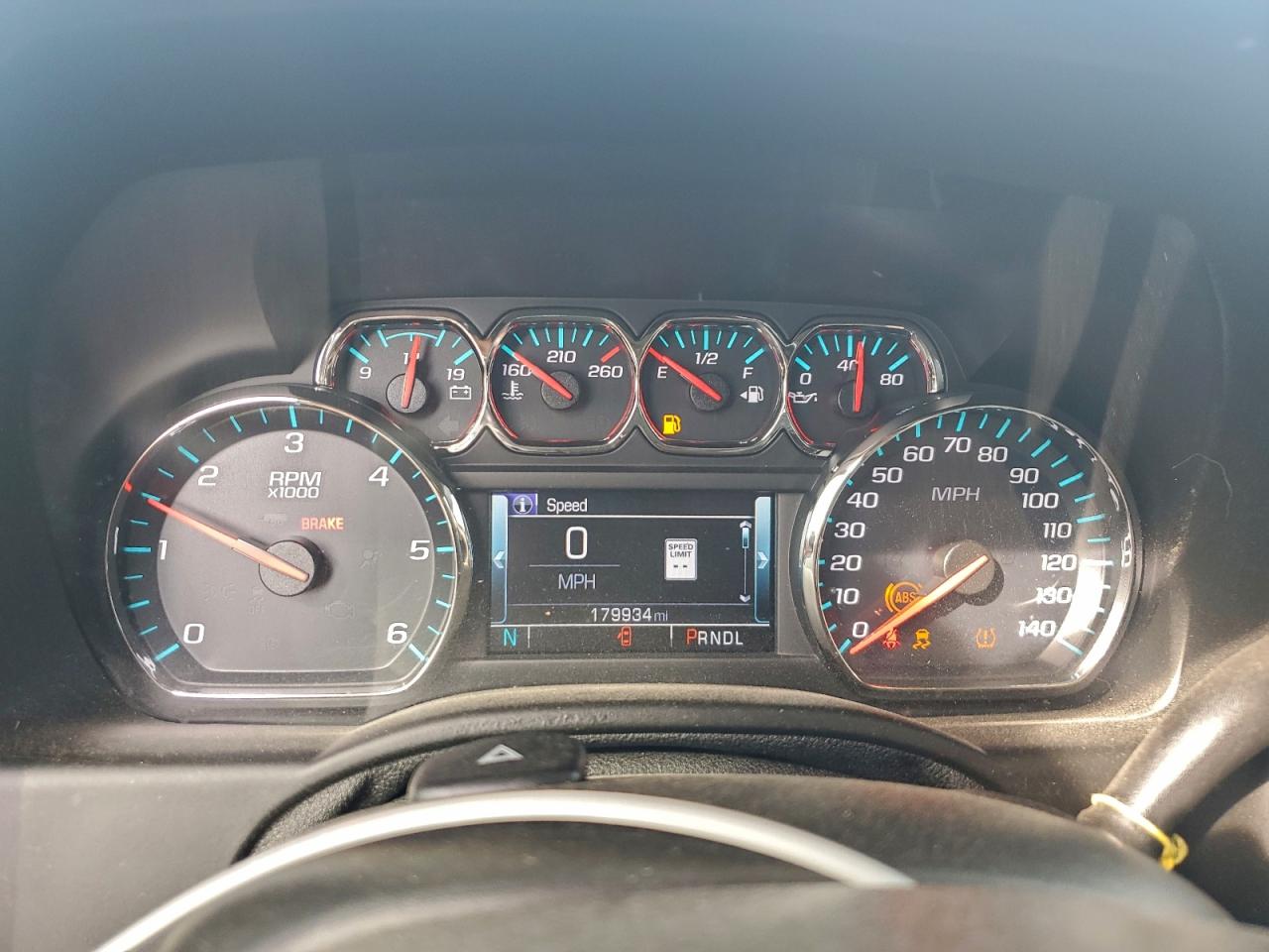 Chevrolet Suburban C1500 Lt Image 4