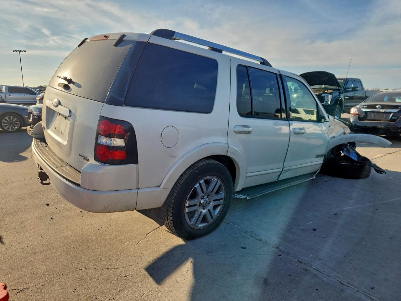 Ford Explorer Limited Image 7