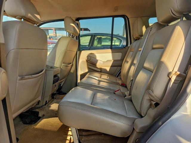 Ford Explorer Limited Image 4