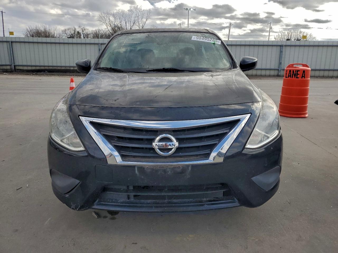 Nissan Versa S Image 5