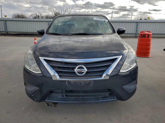 Nissan Versa S Image 5