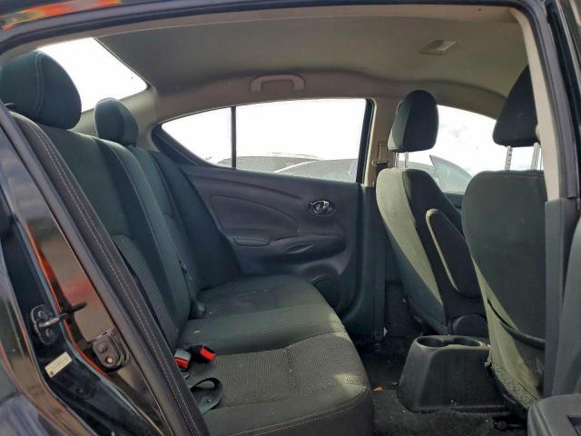 Nissan Versa S Image 8