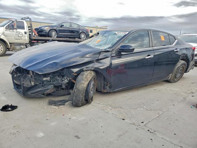 Nissan Altima S Image 1